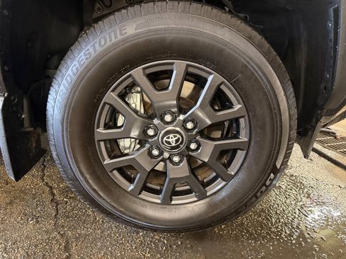 Used 2026 Toyota 4Runner SR5 AWD/4WD image 29