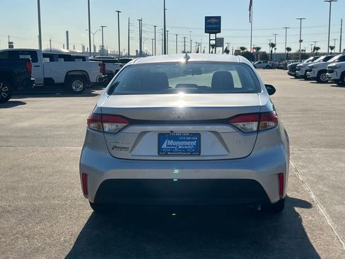 Used 2025 Toyota Corolla LE FWD image 7