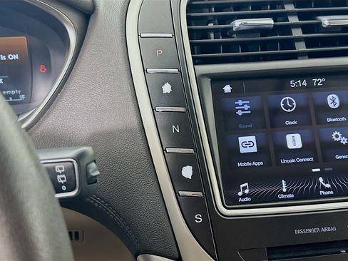 Used 2019 Lincoln Nautilus FWD image 27