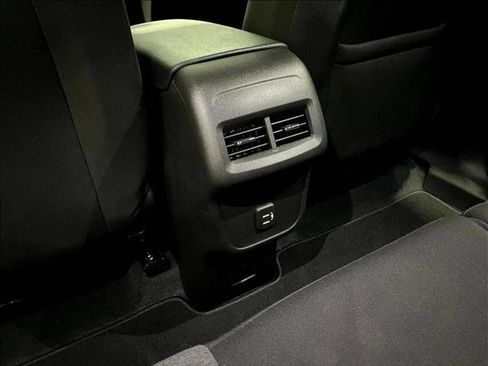Used 2024 Chevrolet Equinox LT FWD image 25