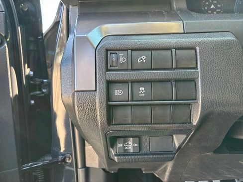 Used 2025 Toyota Tacoma TRD Sport AWD/4WD image 14
