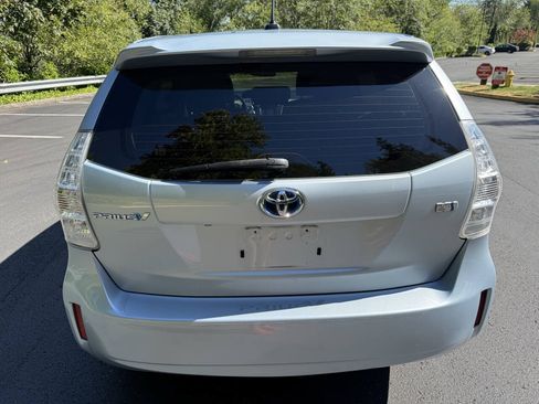 Used 2012 Toyota Prius V Five FWD image 5