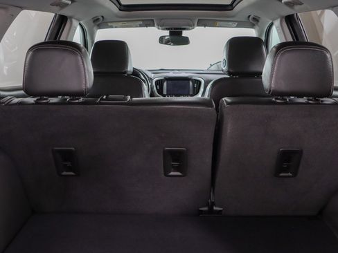 Used 2022 GMC Terrain SLT w/ Infotainment Package II AWD/4WD image 30