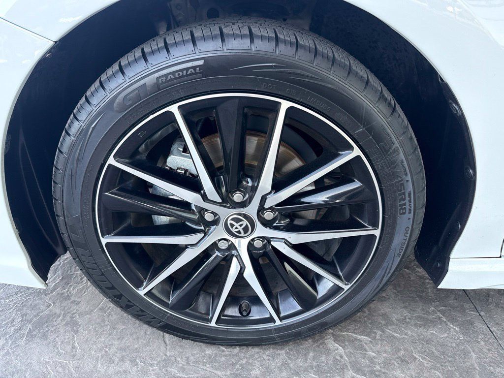 Used 2024 Toyota Camry SE FWD image 5