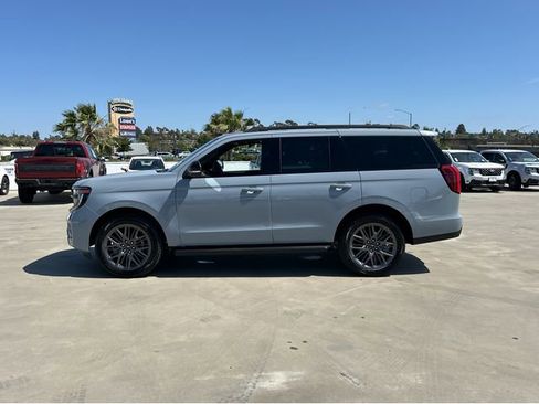 New 2026 Ford Expedition Platinum w/ Stealth Appearance Package AWD/4WD image 44
