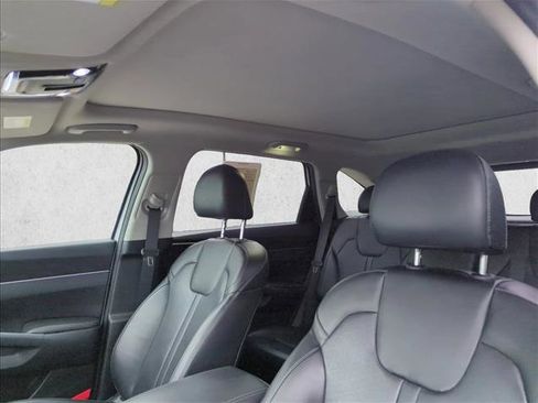 Used 2022 Kia Sorento S w/ Panoramic Sunroof Package FWD image 16