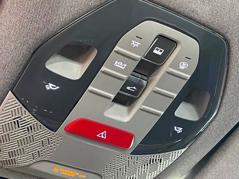 Used 2024 Kia EV9 Land image 67