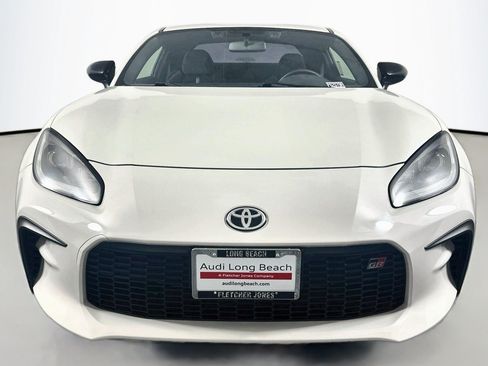 Used 2023 Toyota GR86 Premium w/ ALL Weather Mat Package (TMS) RWD image 2