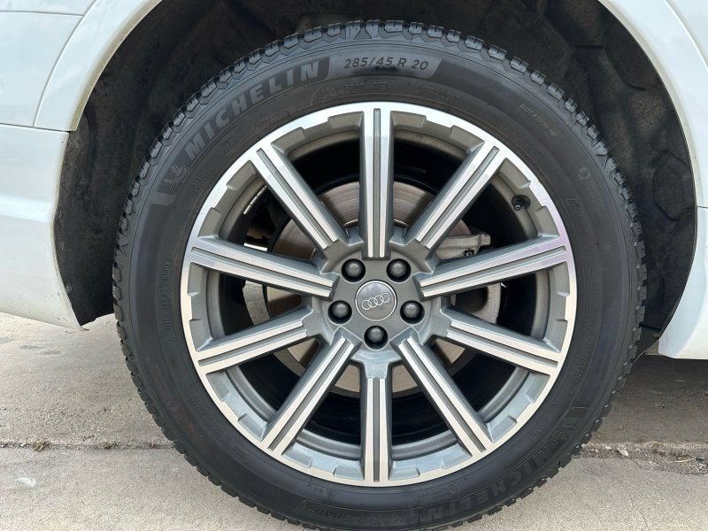 Used 2018 Audi Q7 3.0T Prestige AWD/4WD image 9