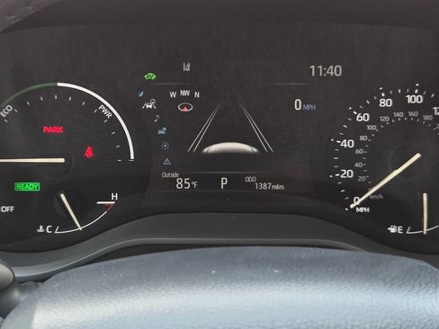 Used 2026 Toyota Sienna XLE FWD image 24