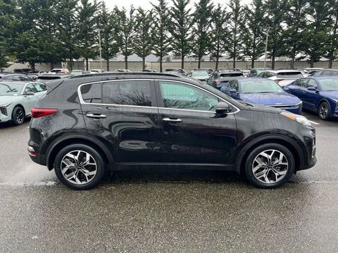 Certified 2022 Kia Sportage EX w/ EX Technology Package image 5