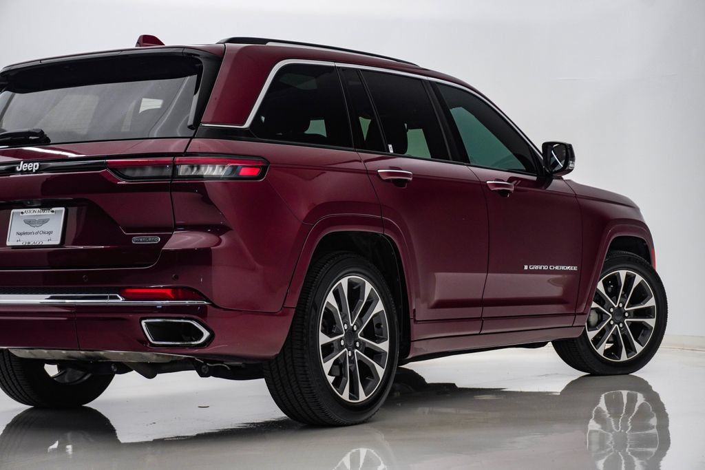 Used 2023 Jeep Grand Cherokee Overland AWD/4WD image 10