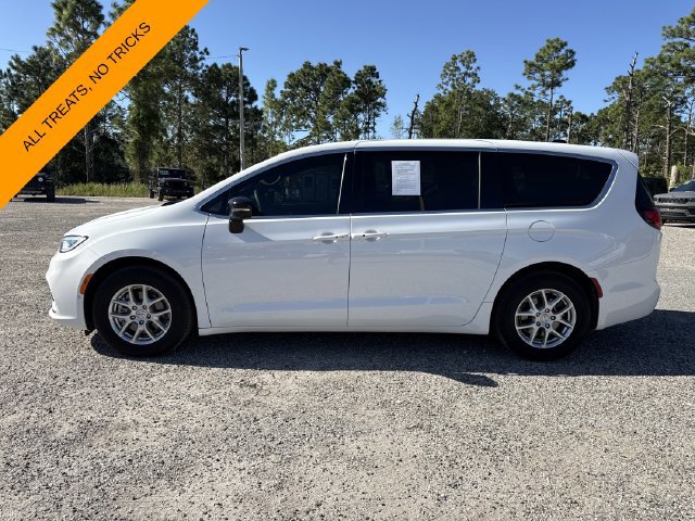 Used 2026 Chrysler Pacifica Select FWD image 7