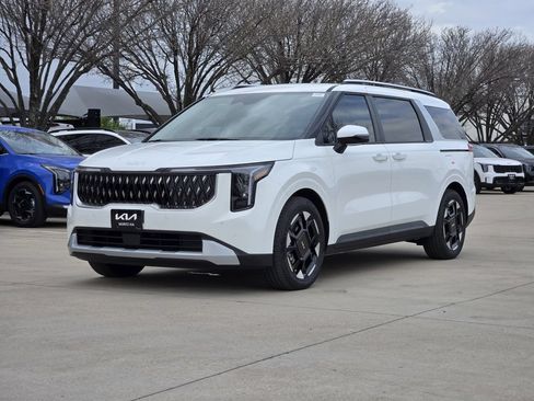 New 2026 Kia Carnival EX FWD image 2