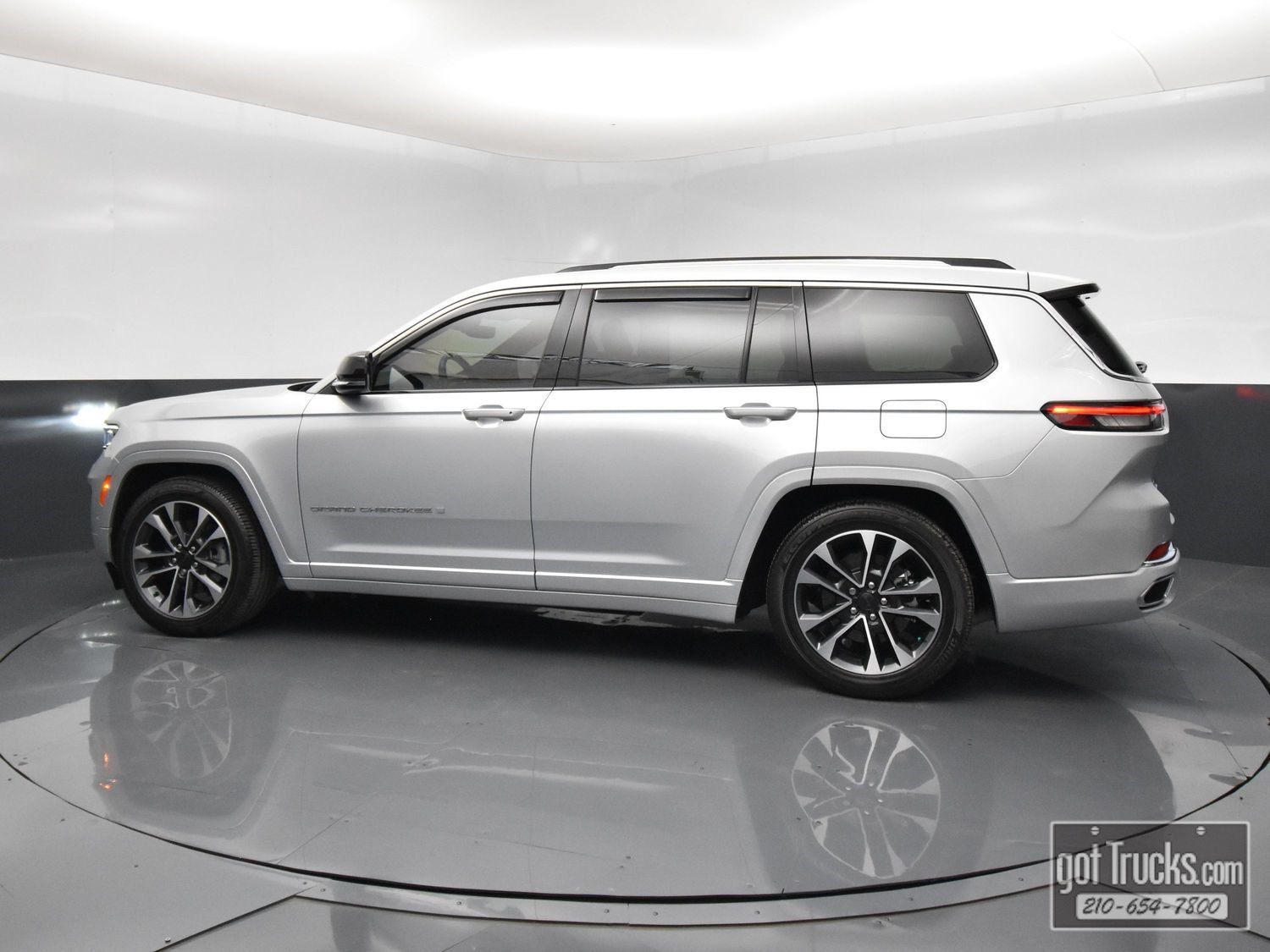Used 2022 Jeep Grand Cherokee L Overland AWD/4WD image 3