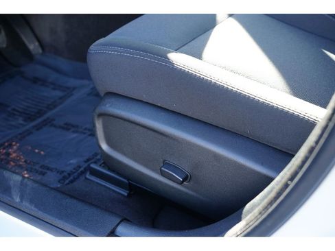 Used 2018 Dodge Charger SXT image 15