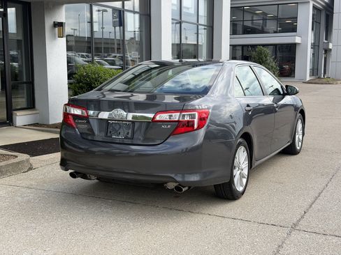 Used 2012 Toyota Camry XLE FWD image 4