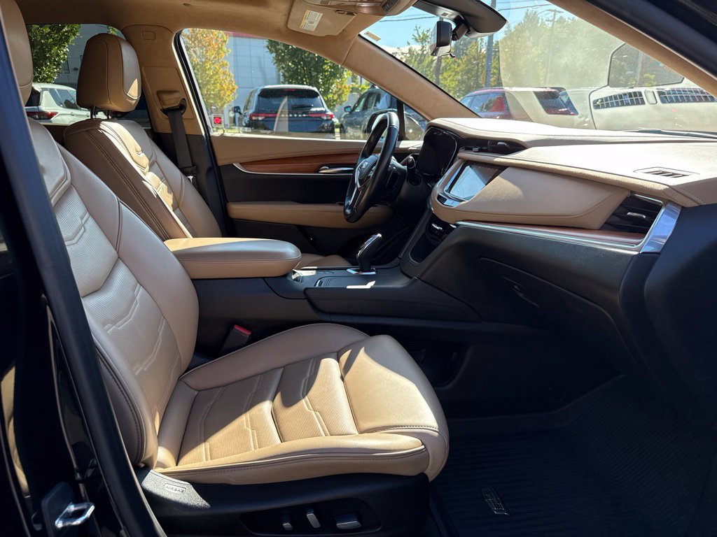 Used 2019 Cadillac XT5 Platinum w/ Trailering Package AWD/4WD image 9