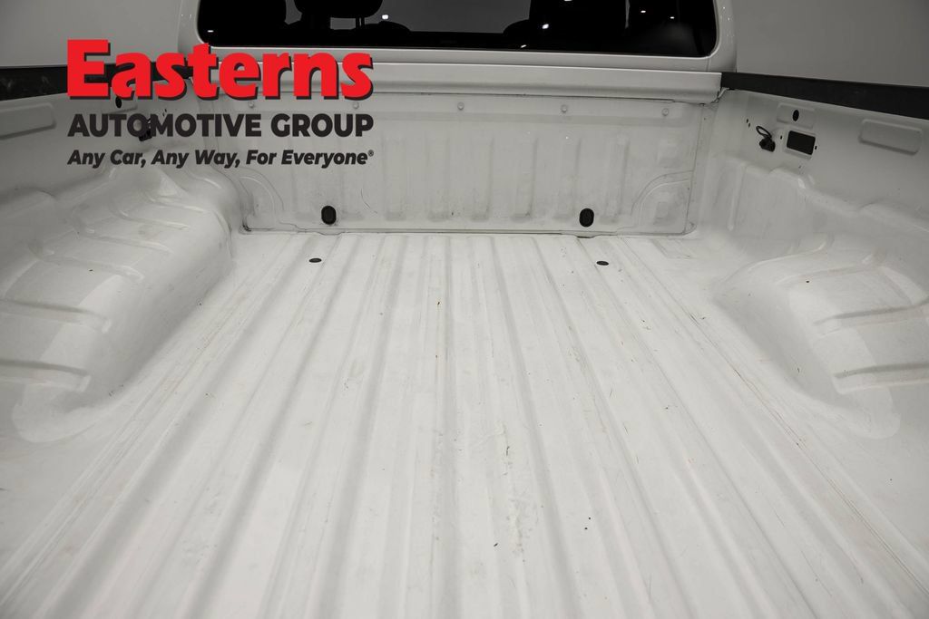 Used 2022 Nissan Frontier S RWD image 11