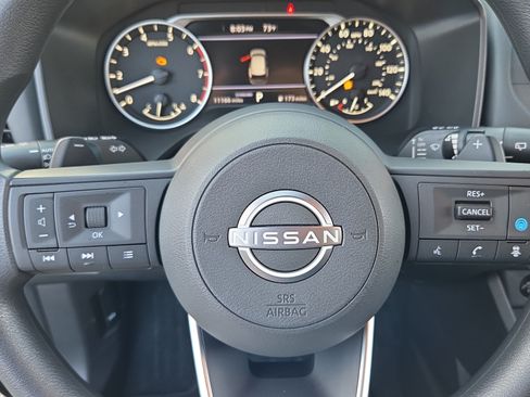 Used 2024 Nissan Rogue SV FWD image 22