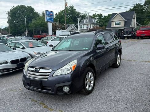 Used 2014 Subaru Outback 2.5i Premium AWD/4WD image 2