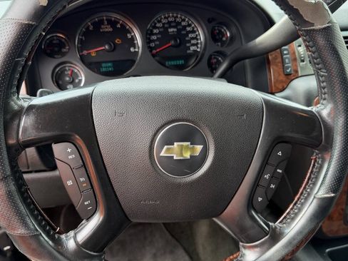Used 2007 Chevrolet Tahoe LTZ w/ LTZ Preferred Equipment Group AWD/4WD image 18