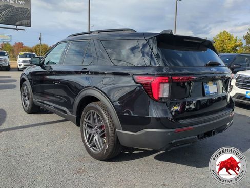 New 2026 Ford Explorer ST-Line w/ ST-Line Street Pack RWD image 6
