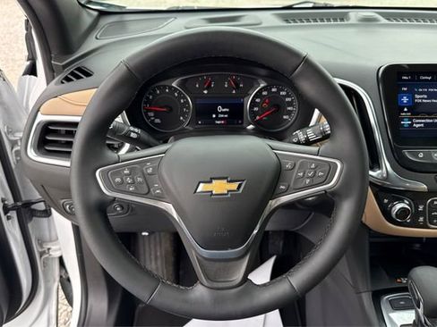 Used 2023 Chevrolet Equinox Premier AWD/4WD image 16