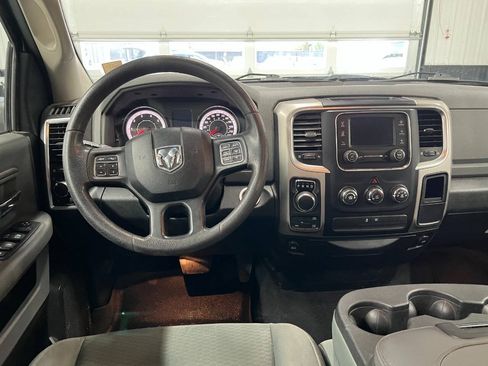 Used 2017 RAM 1500 Classic SLT AWD/4WD image 8