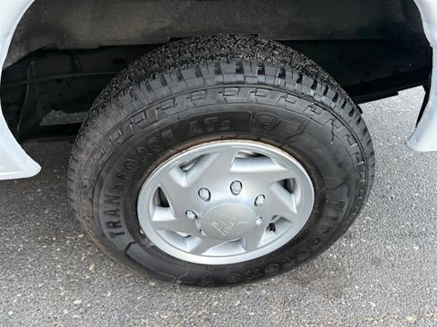 Used 2011 Ford E-250 and Econoline 250 image 28