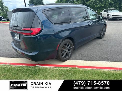 Used 2021 Chrysler Pacifica Touring w/ S Appearance Package FWD image 6