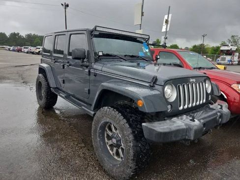Used 2017 Jeep Wrangler Unlimited Sahara w/ Dual Top Group AWD/4WD image 2