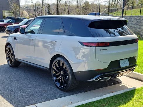 New 2026 Land Rover Range Rover Sport SE AWD/4WD image 12