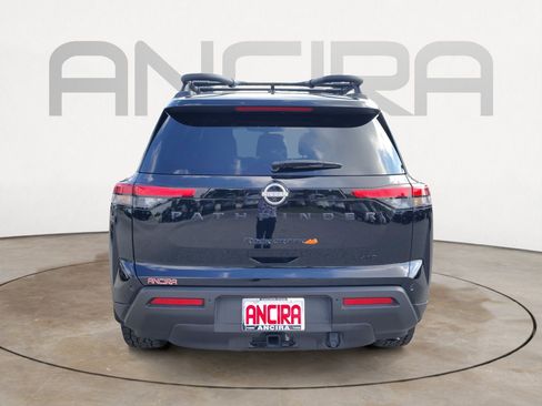 Used 2025 Nissan Pathfinder Rock Creek AWD/4WD image 11