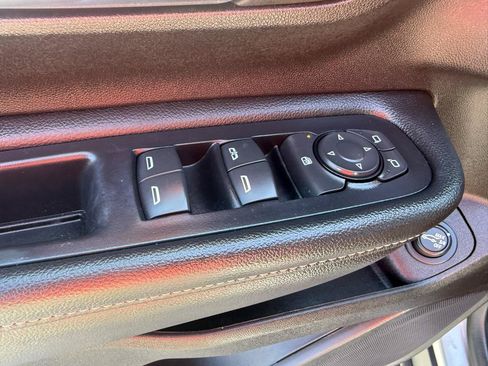 Used 2024 GMC Terrain SLT AWD/4WD image 31