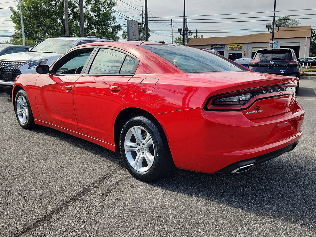Used 2019 Dodge Charger SXT w/ Leather Interior Group RWD image 3