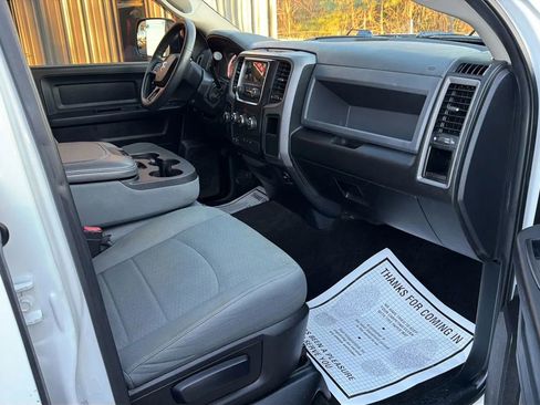 Used 2018 RAM 3500 Tradesman w/ Chrome Appearance Group image 16