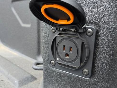 Used 2025 Chevrolet Silverado 2500 High Country w/ Technology Package image 11