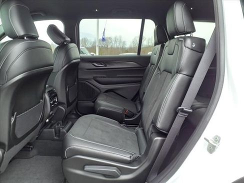 New 2025 Jeep Grand Cherokee L Laredo AWD/4WD image 6