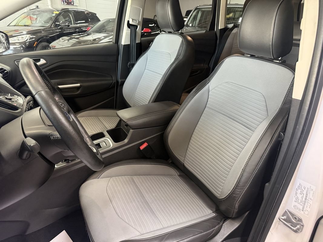 Used 2019 Ford Escape Titanium AWD/4WD image 12