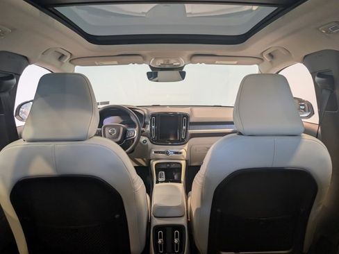 New 2026 Volvo XC40 B5 Ultra w/ Protection Package Premier image 28