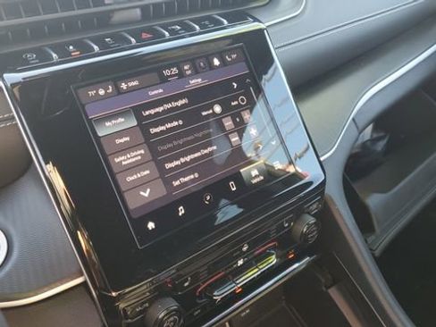 Certified 2024 Jeep Grand Cherokee L Laredo image 14