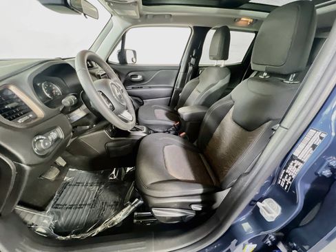 Used 2023 Jeep Renegade Latitude w/ Sun/Sound Group AWD/4WD image 20