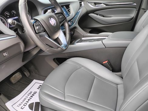 Used 2023 Buick Enclave Essence image 11