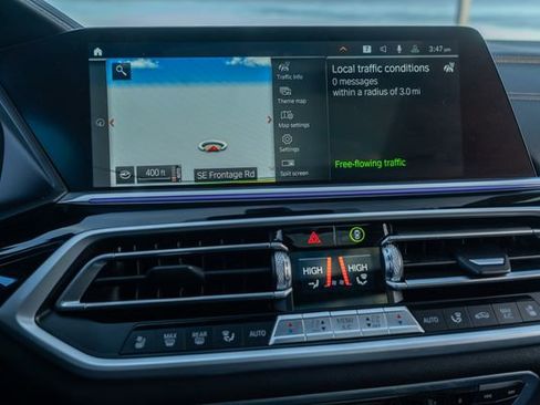 Used 2022 BMW X7 M50i w/ Dynamic Handling Package image 38