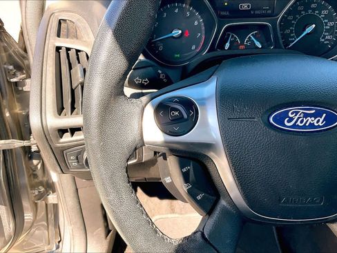 Used 2014 Ford Focus SE w/ SE Sport Package image 23