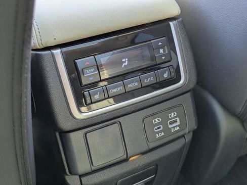 Used 2023 Subaru Ascent Limited w/ Technology Package AWD/4WD image 29