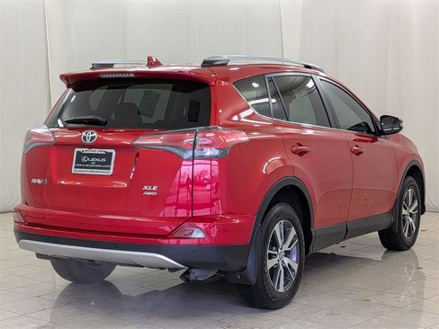 Used 2016 Toyota RAV4 XLE image 9