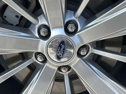 Used 2019 Ford Explorer Limited w/ Class III Trailer Tow Package FWD image 12