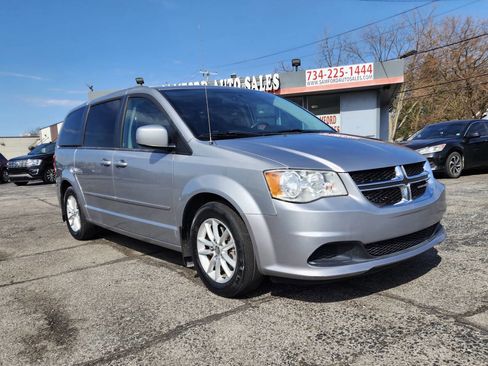 Used 2014 Dodge Grand Caravan SXT image 7